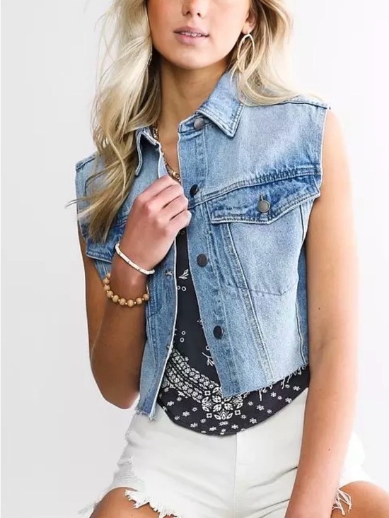 BKE Jackets & Blazers - BKE Women Light Wash Cropped Denim Vest Frayed Raw Hem Small